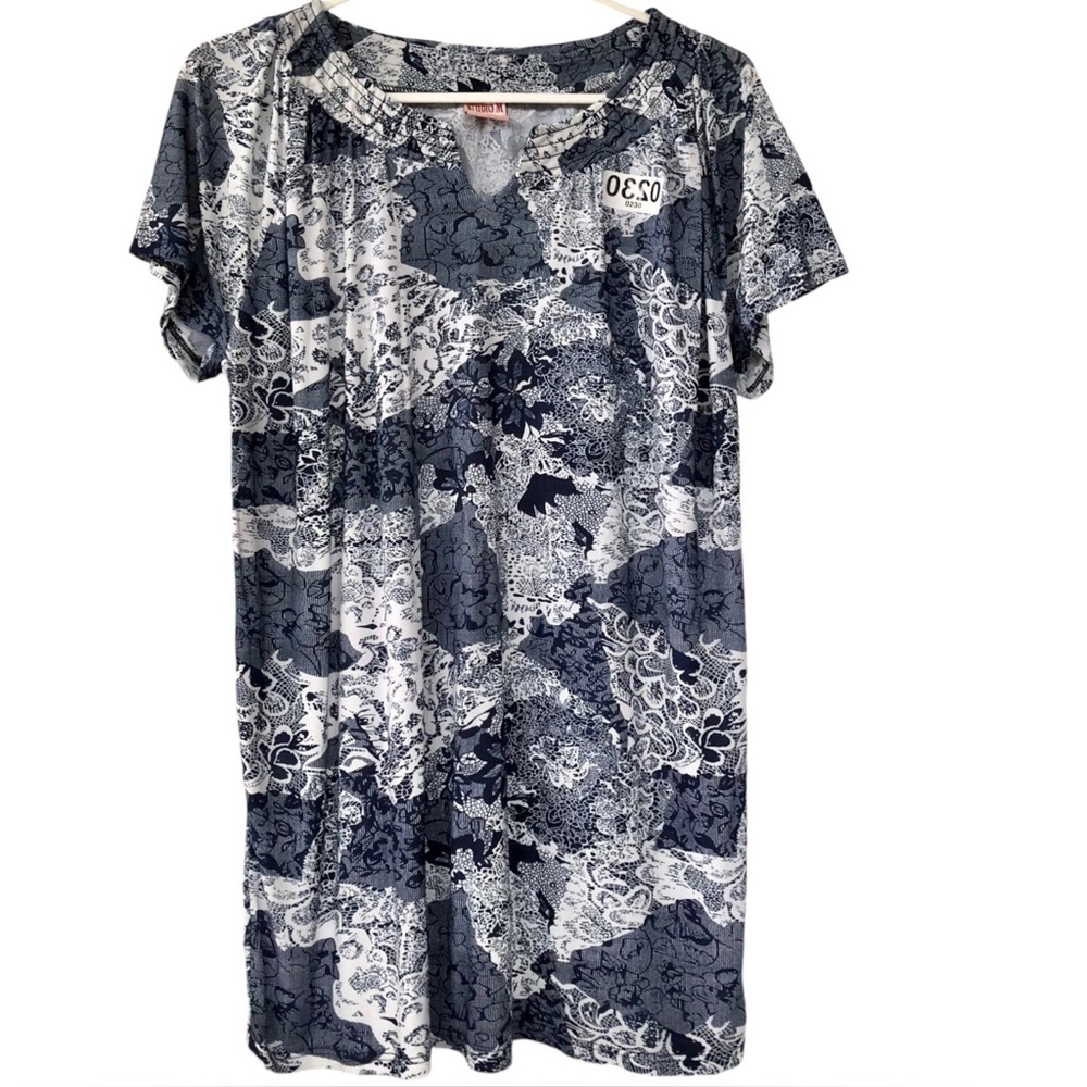 (230) Studio M Navy and White Patterned Short Sleeve Long Tunic Top (L)